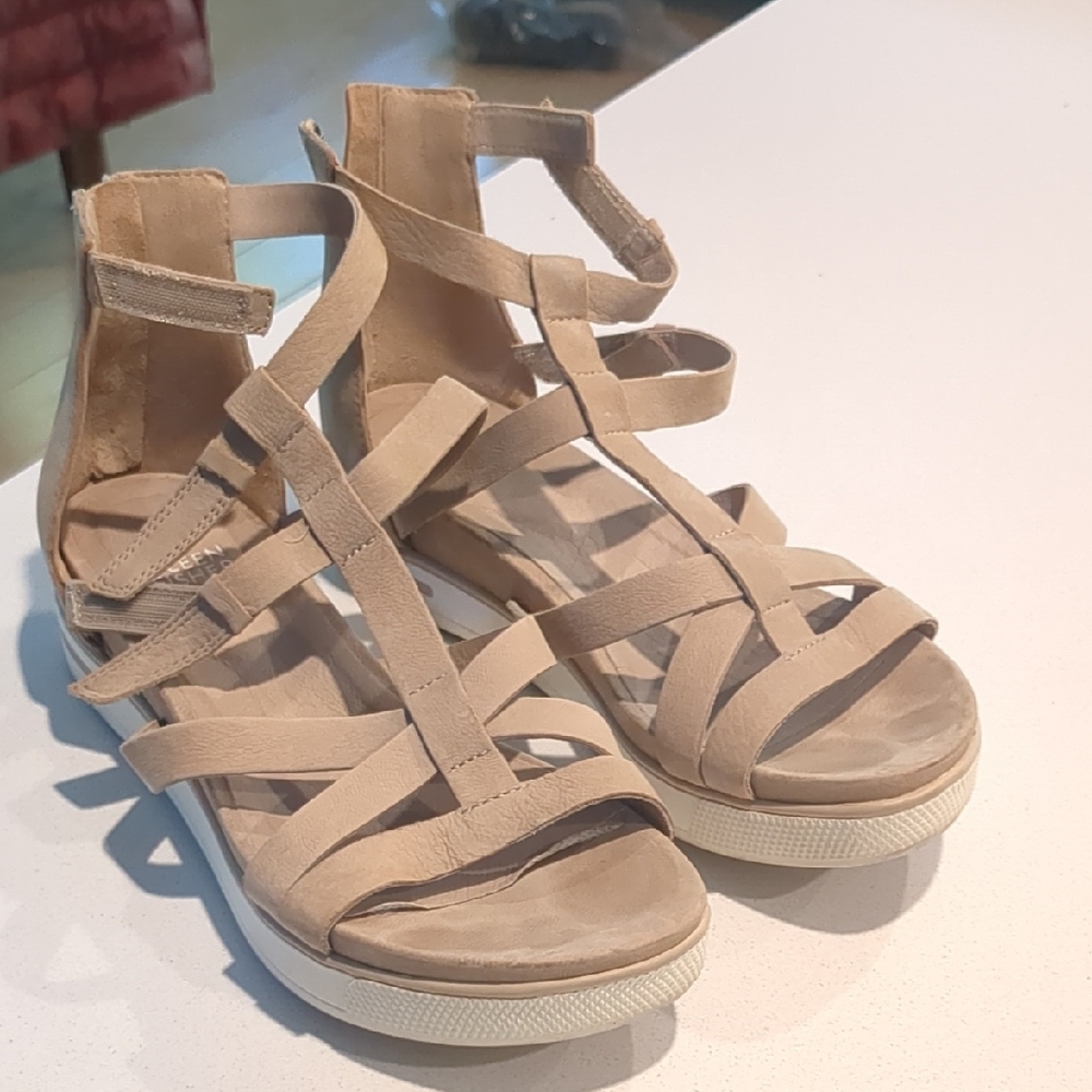Eileen Fisher Tan Strappy Sandals